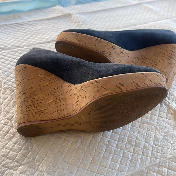 Vince Camuto platforms - Picture 4 of 5